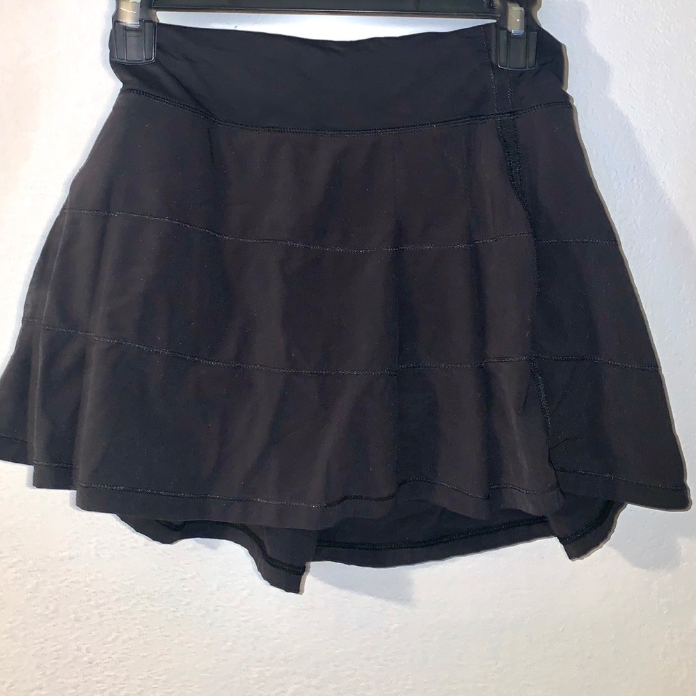 Lululemon black skirt size 6/4